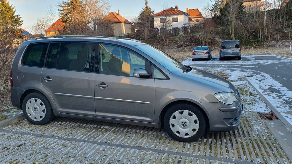 VW Touran 214.700 km 5.500 &euro; Dresden 01257