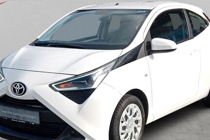 Toyota Aygo (X) 81.269 km 7.990 &euro; Pirna 01796