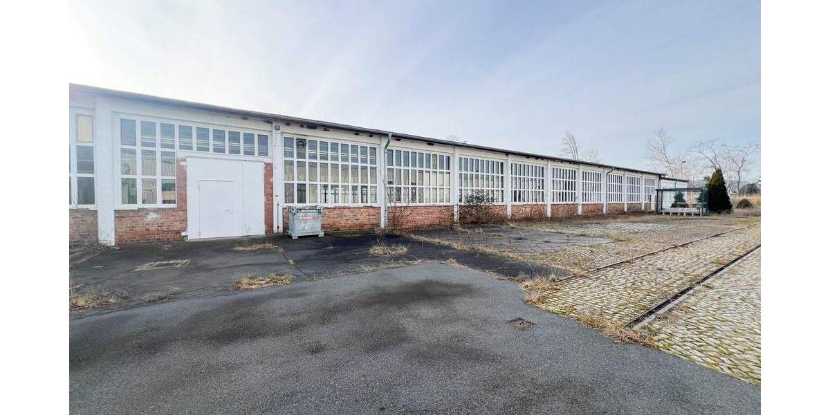 Gewerbeanwesen zum Kauf | 11.000 m² Nutzfläche | 70.000 m² Grundstück zur Erweiterung zimmer
