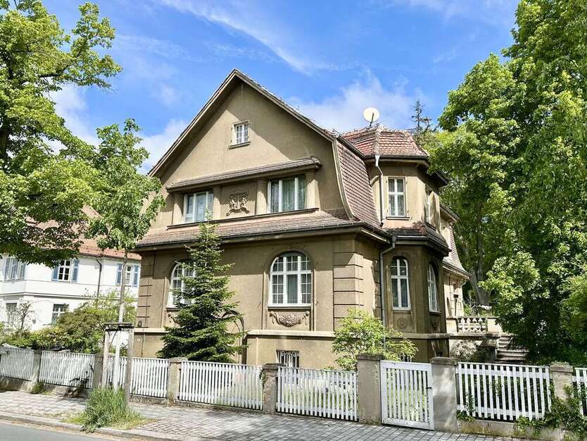 Haus zum Kaufen in Dresden 1.470.000 € 505 m²
