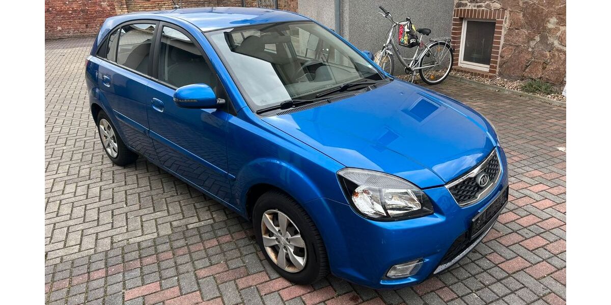 Kia Rio 200.000 km 1.999 &euro; Dresden 01139