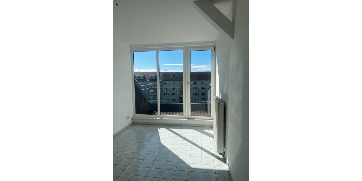 Dachgeschoßwohnung Dresden Blasewitz - 2 Zimmer, 84 m&sup2;, 1.060&euro; | Angebot:26426382