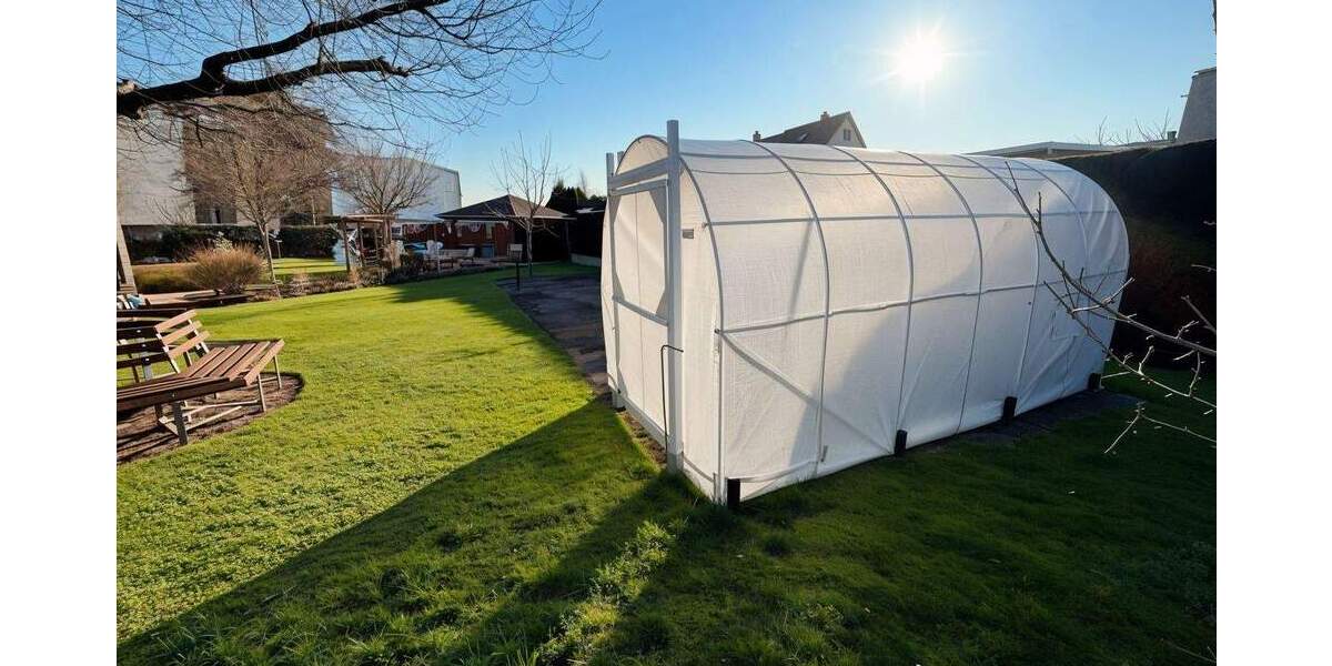 Gepflegtes Zweifamilienhaus mit großem Garten und Pool in Radebeul-Naundorf 7 zimmer