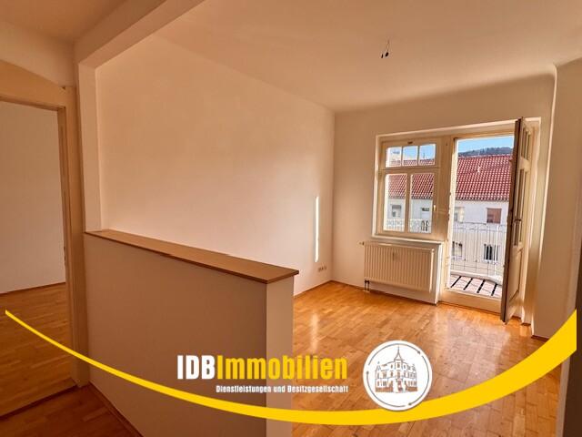Dachgeschoßwohnung Freital - 2 Zimmer, 61 m&sup2;, 520&euro; | Angebot:26095324
