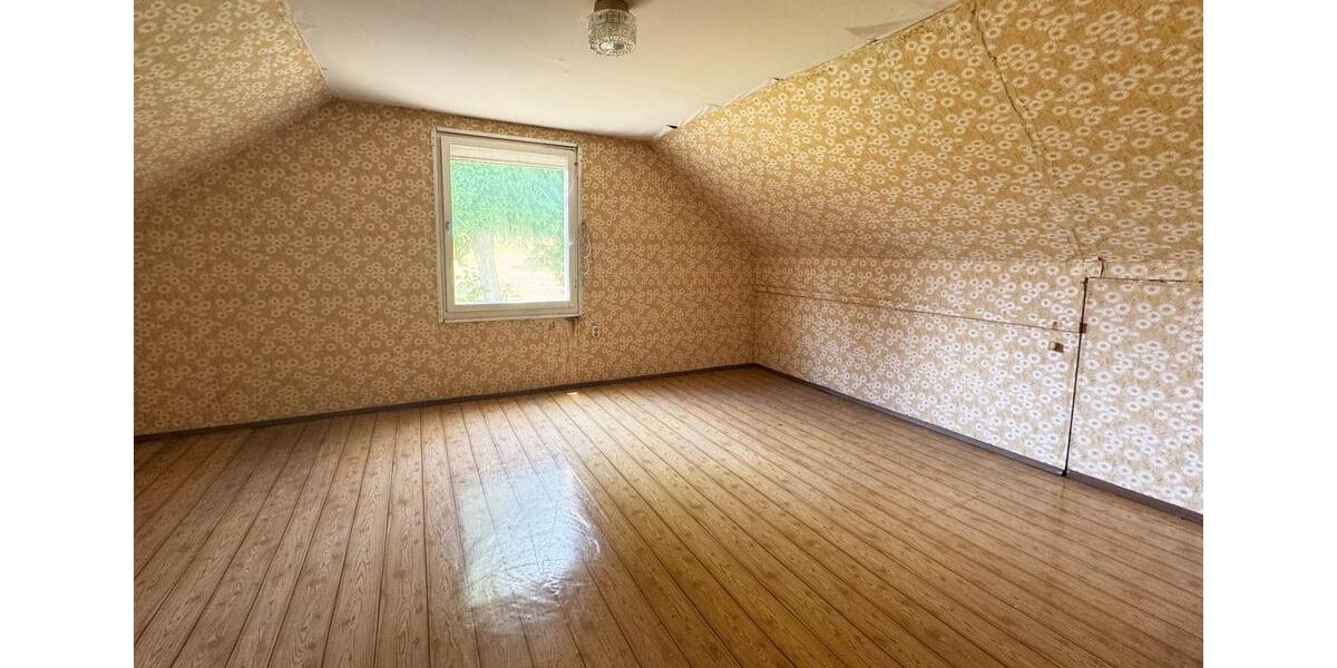 Einfamilienhaus Meißen - 5 Zimmer, 127 m&sup2;, 200.000&euro; | Angebot:27174240