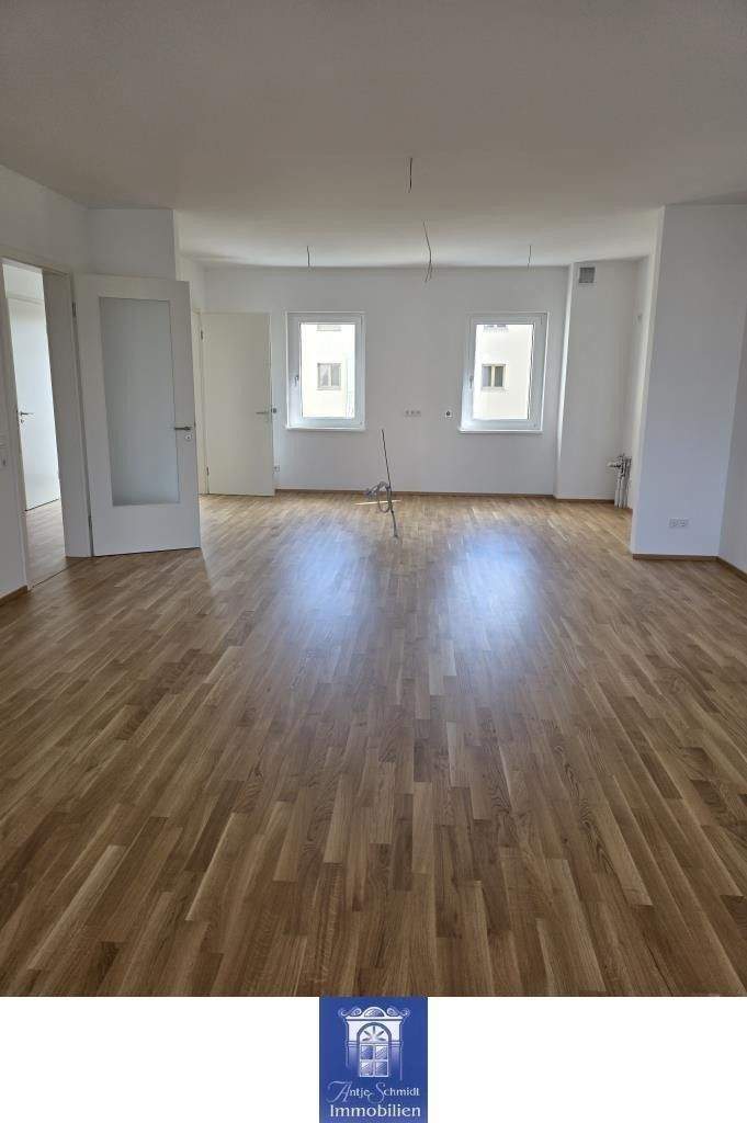 Hafencity Dresden! Traumhafte Wohnung mit zwei großen Balkonen, Lift und vieles mehr 3 zimmer