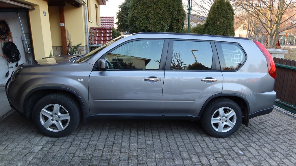 Nissan X-Trail 159.000 km 7.900 &euro; Weinböhla 01689