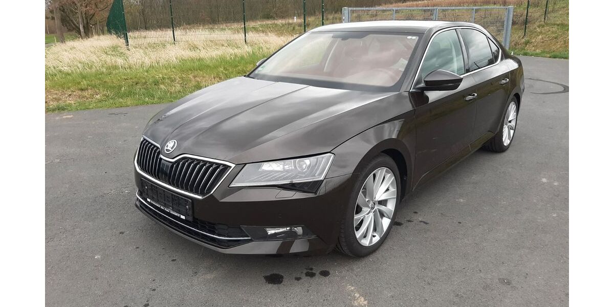 Skoda Superb 139.000 km 13.990 &euro; Dresden 01259