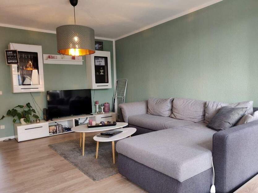 sonnige 3-Zimmerwohnung in zentraler Lage mit Balkon & Loggia! EBK gegen geringe Ablöse möglich 3 zimmer