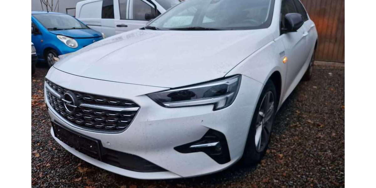 Opel Insignia 180.000 km 8.799 € Dresden 01097