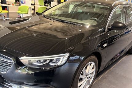 Opel Insignia 124.038 km 9.690 &euro; Dresden 01139
