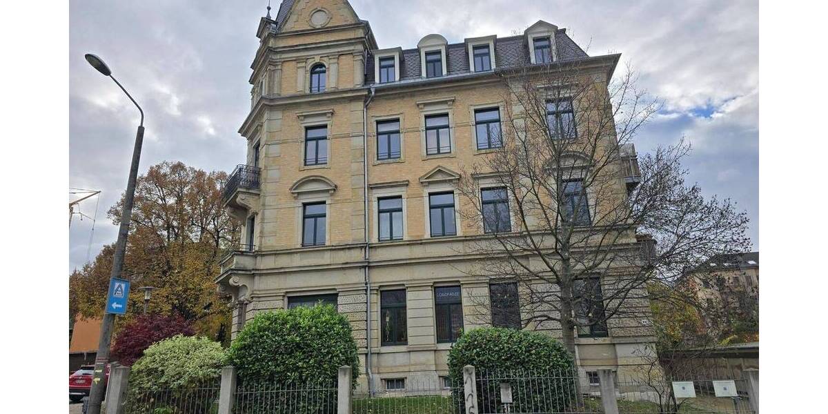 großzügige 2-Zimmer-Dachgeschosswohnung mit BalkonLoggia und EBK (wenn gewünscht) 2 zimmer