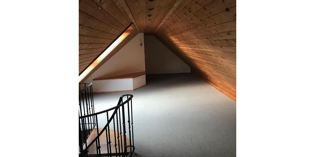 Dachgeschoßwohnung Stolpen - 2 Zimmer, 84 m&sup2;, 815&euro; | Angebot:24662578