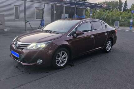 Toyota Avensis 116.700 km 10.800 &euro; Cotta (Dresden) 01157