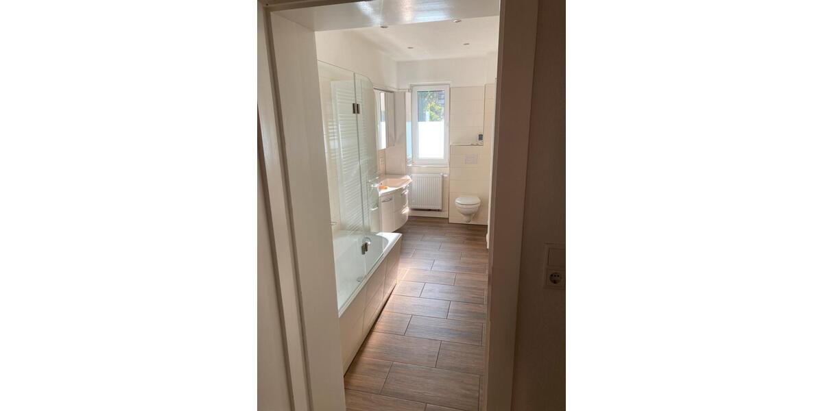 Hochparterre Dresden Loschwitz - 4.5 Zimmer, 140 m&sup2;, 1.700&euro; | Angebot:25918845