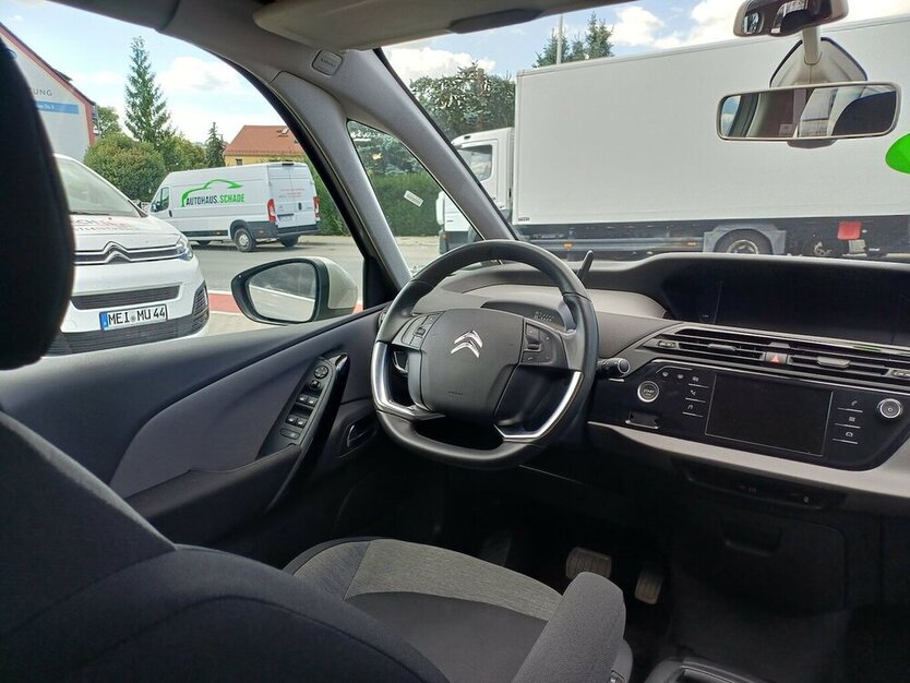Citroen C4 SpaceTourer 1.2 PureTech Live 54.000 km 16.995 € Meißen 01662