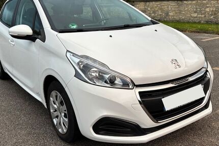 Peugeot 208 49.320 km 6.900 &euro; Dresden 01069
