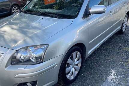 Toyota Avensis 135.500 km 2.850 &euro; Dresden 01157