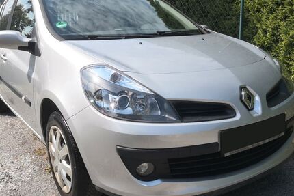 Renault Clio 143.054 km 2.500 &euro; Heidenau 01809