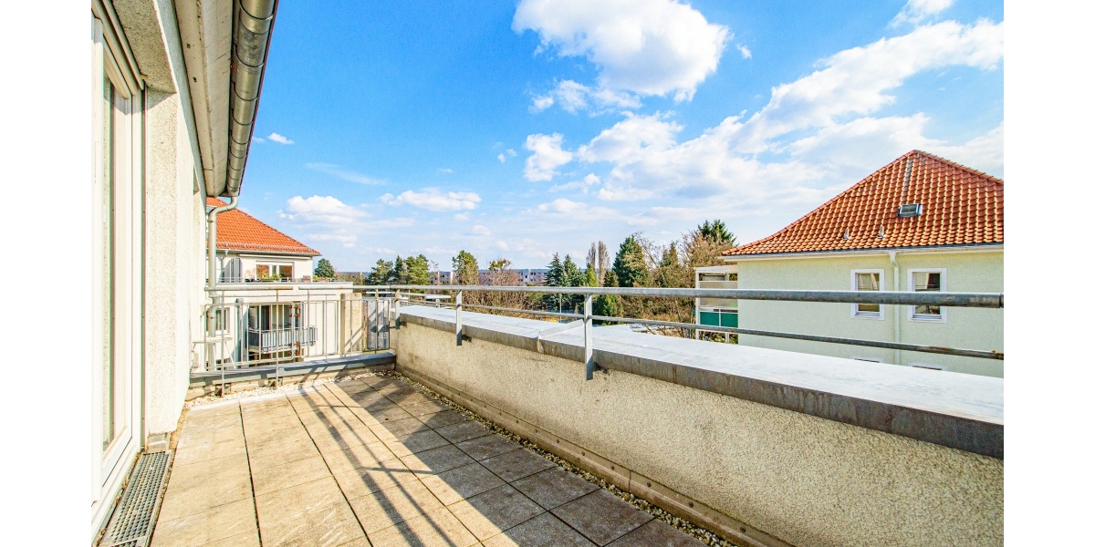 GANZ OBEN – GEMÜTLICHE MAISONETTE – BEZUGSFREI – DUSCHBAD MIT FENSTER – TG-PARKER - Dachgeschoßwohnung Dresden Strehlen | Angebot:27318190