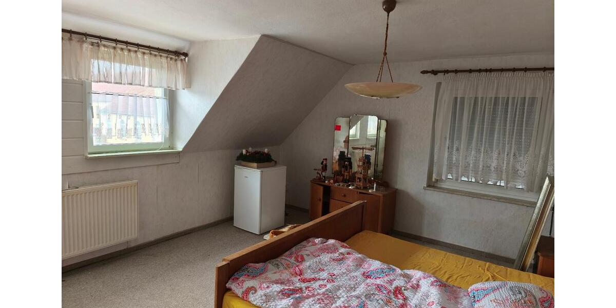 Doppelhaushälfte Ebersbach - 7 Zimmer, 115 m&sup2;, 150.000&euro; | Angebot:27442889