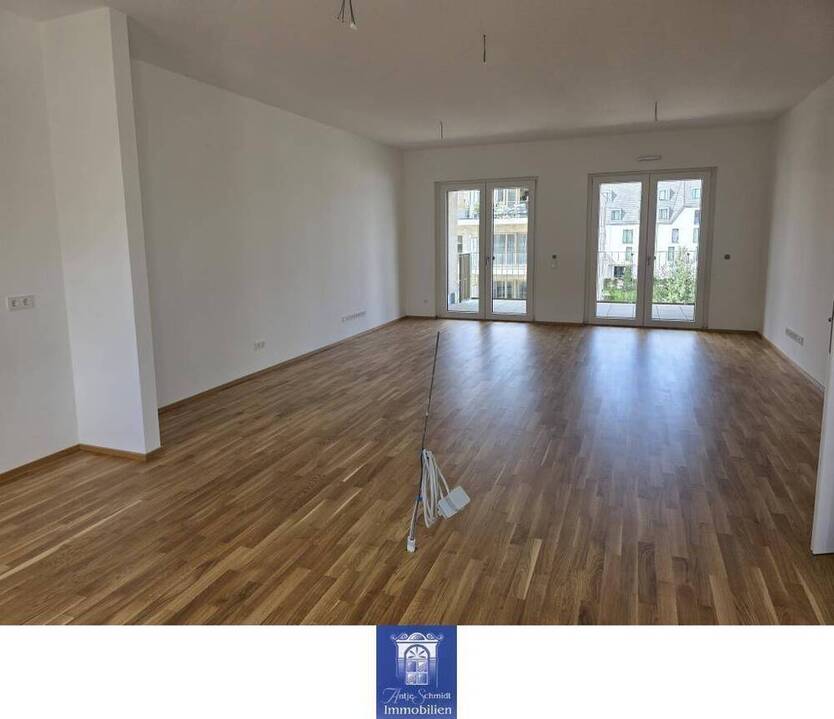 Hafencity Dresden! Traumhafte Wohnung mit zwei großen Balkonen, Lift und vieles mehr