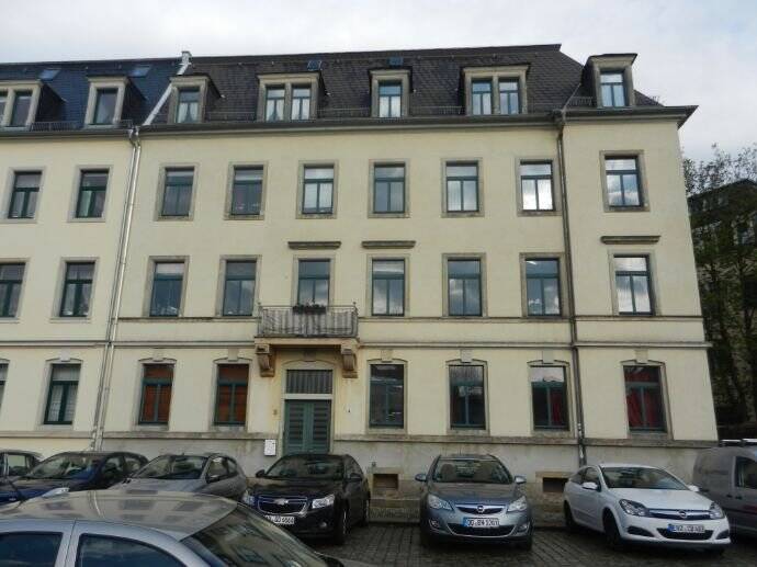 2-Raum-Wohnung mit Balkon, ruhige Seitenstraße, zentral gelegen 2 zimmer