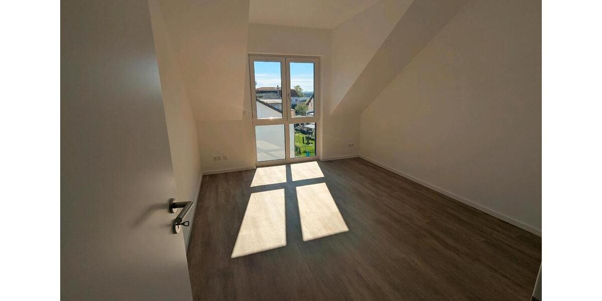 Etagenwohnung Dresden Weixdorf - 7 Zimmer, 152 m&sup2;, 2.950&euro; | Angebot:26397611