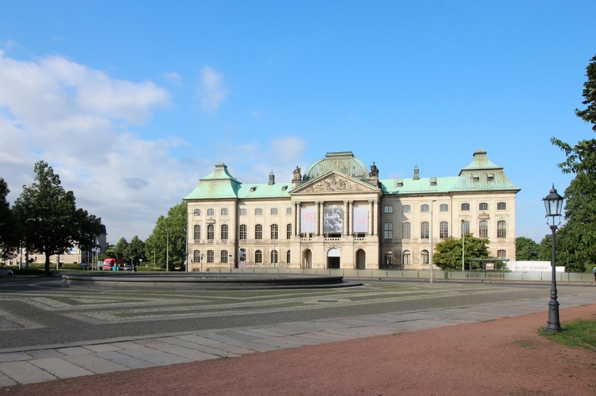 BAROCKVIERTEL – WERTIG – ANSPRECHENDE RÄUMLICHKEITEN – HOCHWERTIGER BODENBELAG 6 zimmer