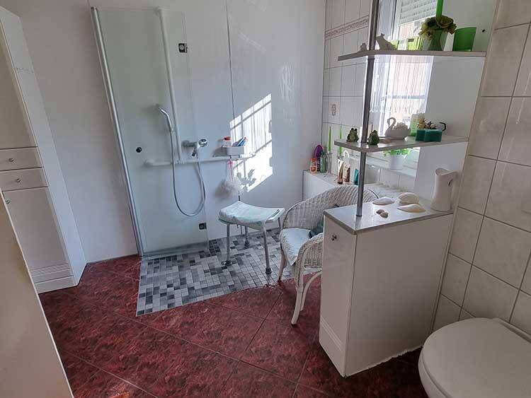 **Zwischen Blüten und Dornen - Schönes Einfamilienhaus mit Sanierungsbedarf**