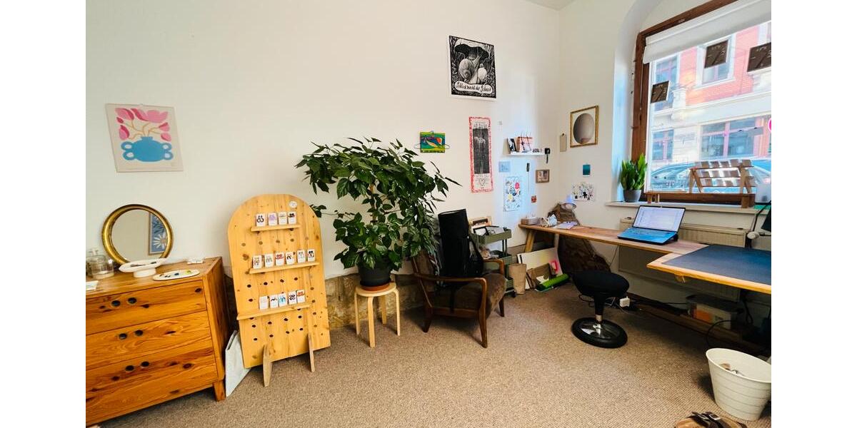 Freier Atelier-Büro-Studioplatz in der Neustadt zimmer
