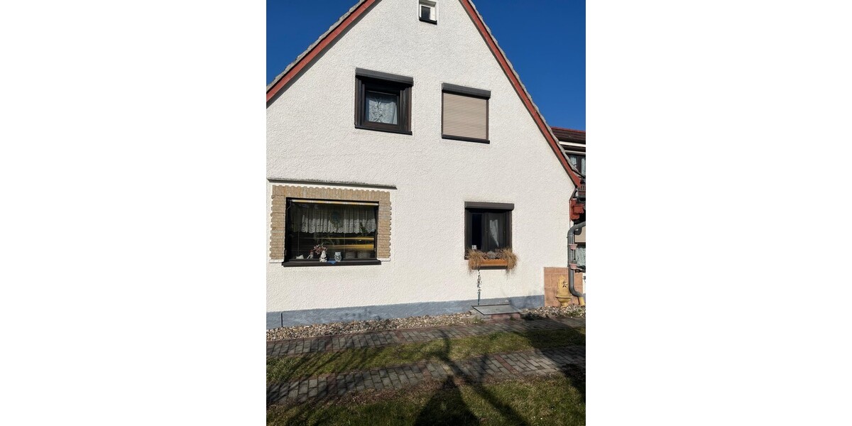 Doppelhaushälfte in Dresden mit großem Garten und Nebengelaß - Einfamilienhaus Dresden Kaditz | Angebot:26259042