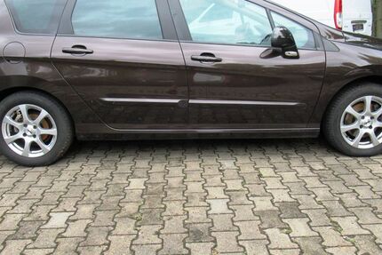 Peugeot 308 268.000 km 2.750 € Gröbern bei Meissen 01689