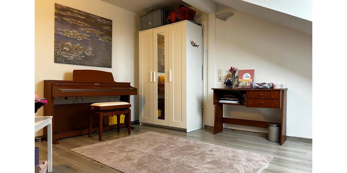Dachgeschoßwohnung Dresden Neustadt - 3 Zimmer, 92 m&sup2;, 445&euro; | Angebot:25831501