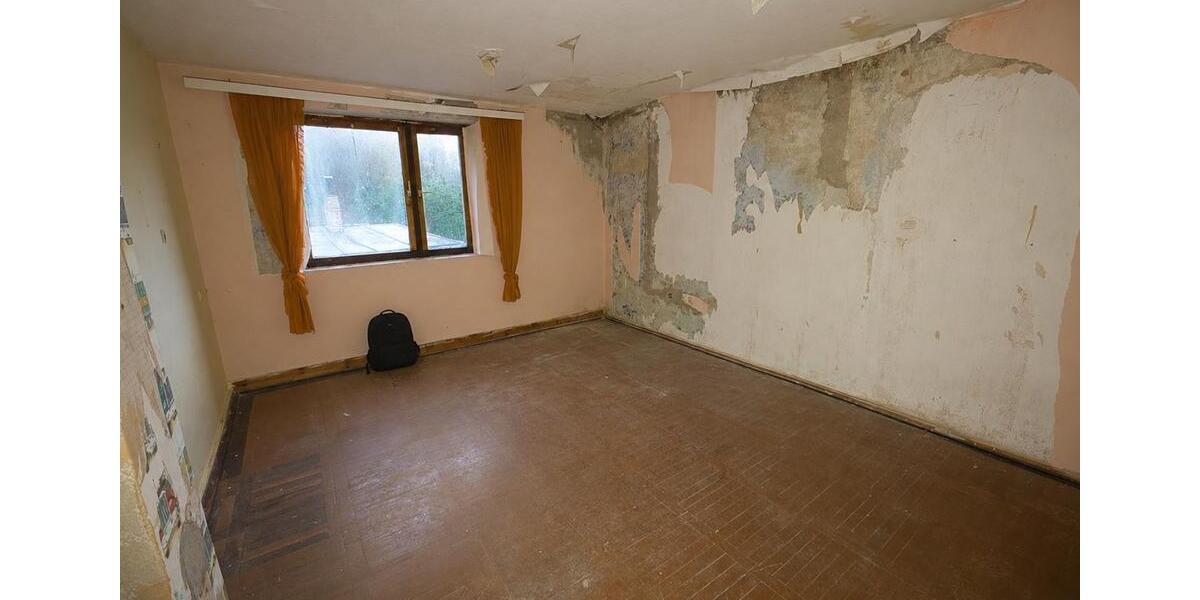 Einfamilienhaus Pirna - 12 Zimmer, 200 m&sup2;, 65.000&euro; | Angebot:27085573