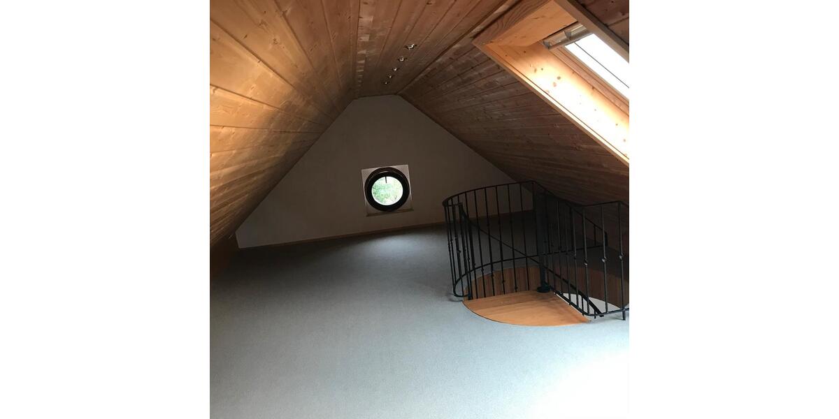 Dachgeschoßwohnung Stolpen - 2 Zimmer, 84 m&sup2;, 815&euro; | Angebot:24662578