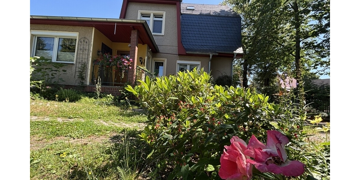 Grünes Paradies für Groß und Klein: Großzügige Doppelhaushälfte in absolut ruhiger Idylle - Doppelhaushälfte Weinböhla | Angebot:27022913