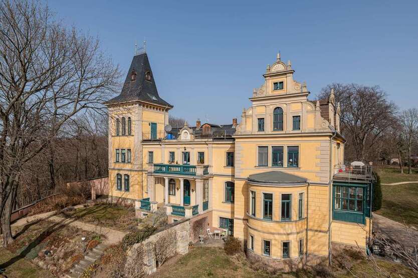 Haus zum Kaufen in Radebeul 4.000.000 € 850 m²
