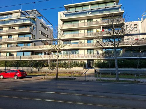 Etagenwohnung Dresden Plauen - 4 Zimmer, 165 m&sup2;, 2.235&euro; | Angebot:25054412