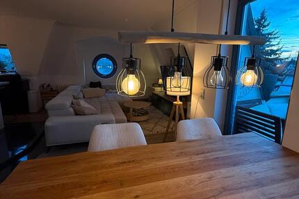 Wunderschöne, lichtdurchflutete DG-Wohnung mit Balkon Nachmieter 2 zimmer