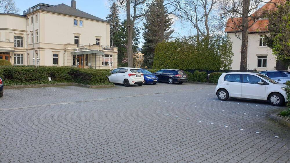 Etagenwohnung Dresden Strehlen - 2 Zimmer, 82 m&sup2;, 775&euro; | Angebot:26595854