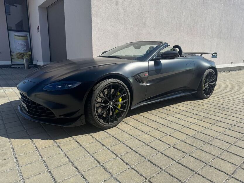 V8 Vantage