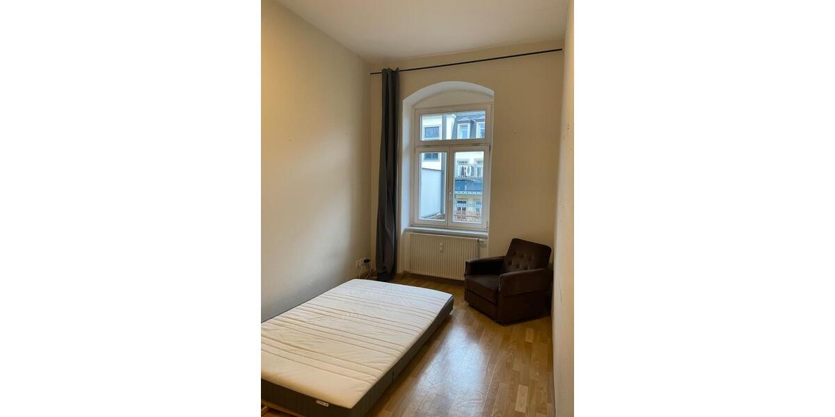 Etagenwohnung Dresden Neustadt - 1 Zimmer, 35 m&sup2;, 350&euro; | Angebot:25753752