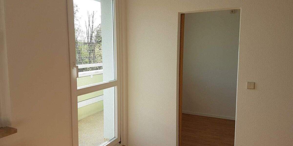 Etagenwohnung Dresden Strehlen - 3 Zimmer, 64 m&sup2;, 450&euro; | Angebot:25299702