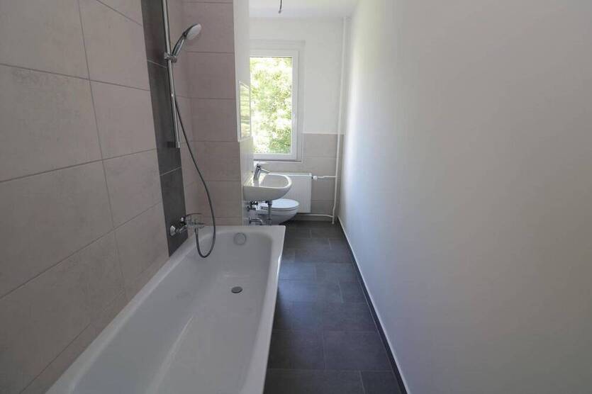 Verdammt ich lieb dich...3-RW mit Wanne u. Balkon!!!