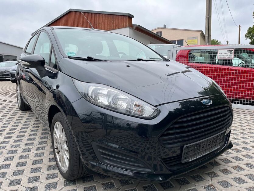 Ford Fiesta 122.950 km 4.990 € Bannewitz 01728