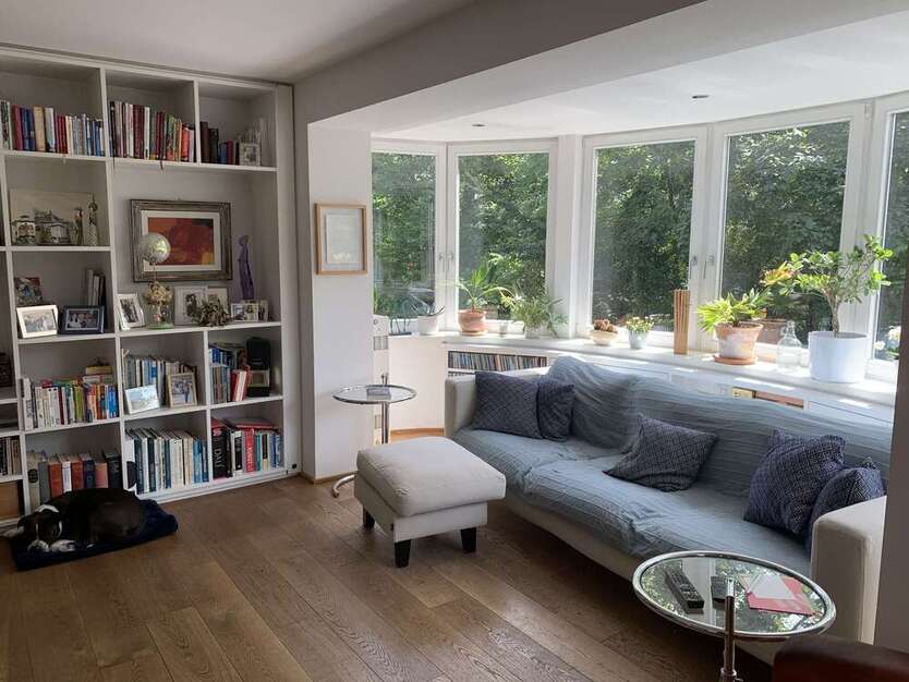 Stilvolle Stadtvilla: Historischer Charme & moderne Ausstattung – Perfekt für Wohnen und Arbeiten zimmer