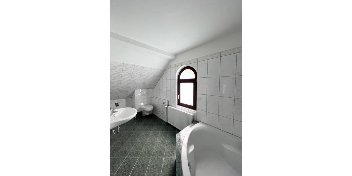 Etagenwohnung Meißen - 3 Zimmer, 80 m&sup2;, 608&euro; | Angebot:24034191