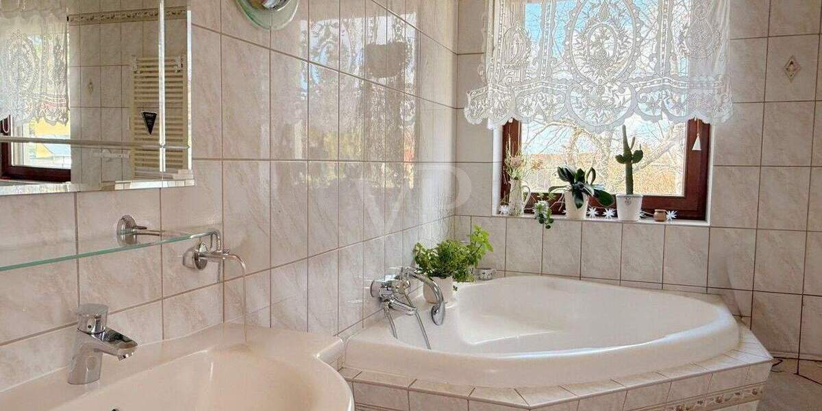 Einfamilienhaus Radebeul - 8 Zimmer, 180 m&sup2;, 520.000&euro; | Angebot:25815561