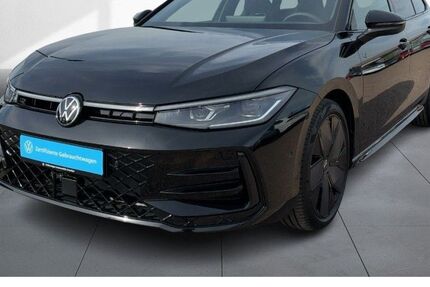 VW Passat Variant 2.500 km 61.350 &euro; Dresden 01169